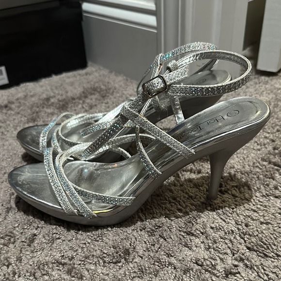 Hot Tomato Silver Strappy Heels - Picture 2 of 5